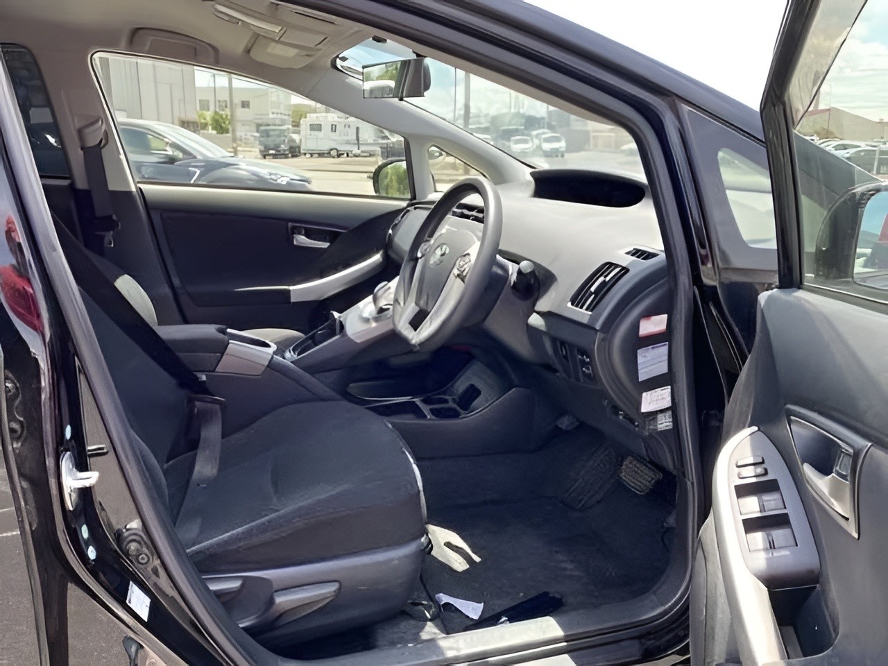 2013 Toyota Prius thumbnail