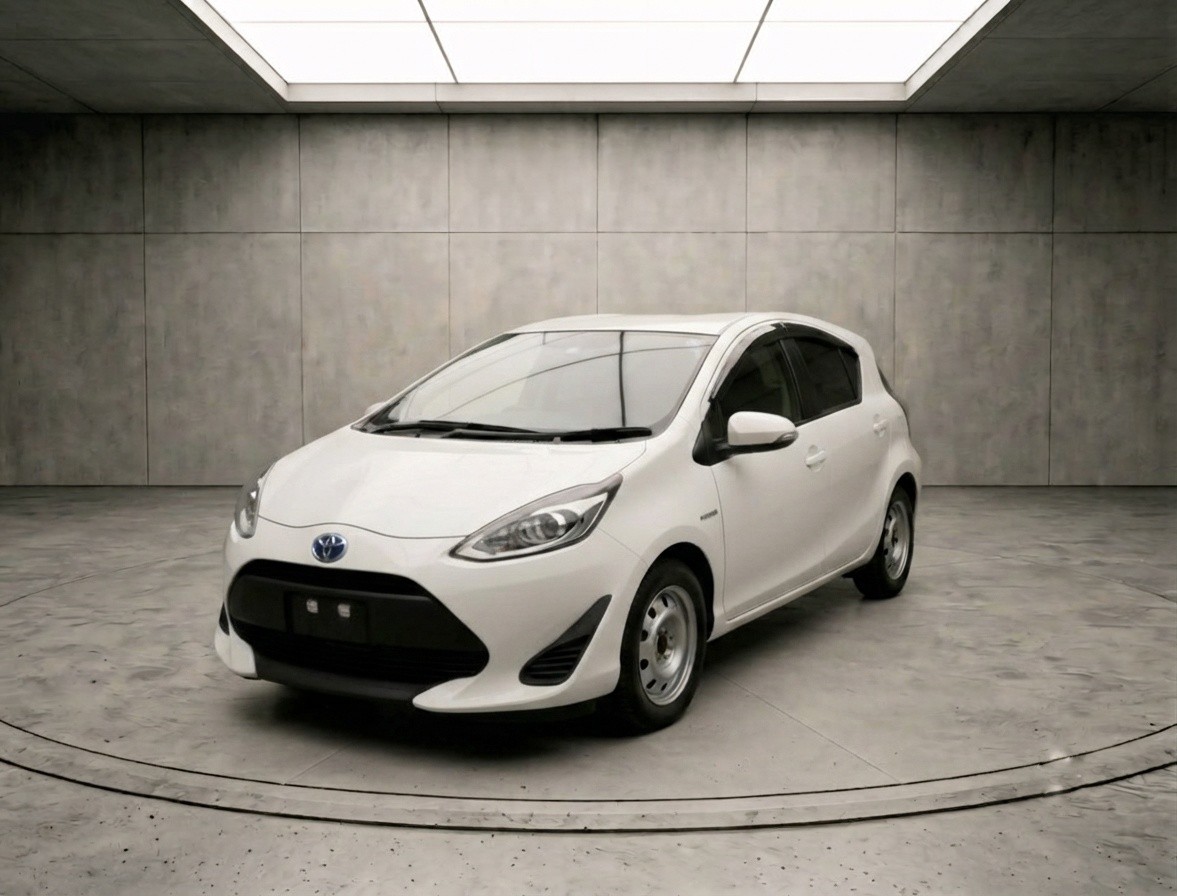 2021 Toyota Aqua thumbnail