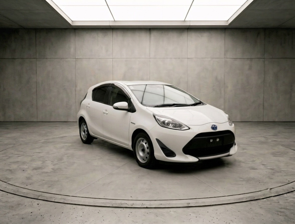 2021 Toyota Aqua thumbnail