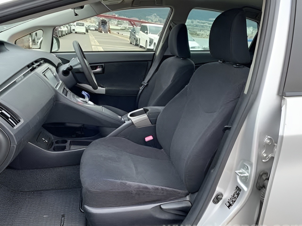 2013 Toyota Prius thumbnail
