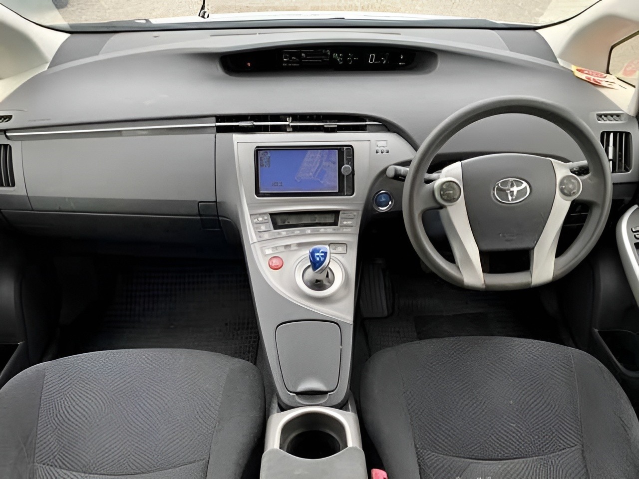 2013 Toyota Prius thumbnail