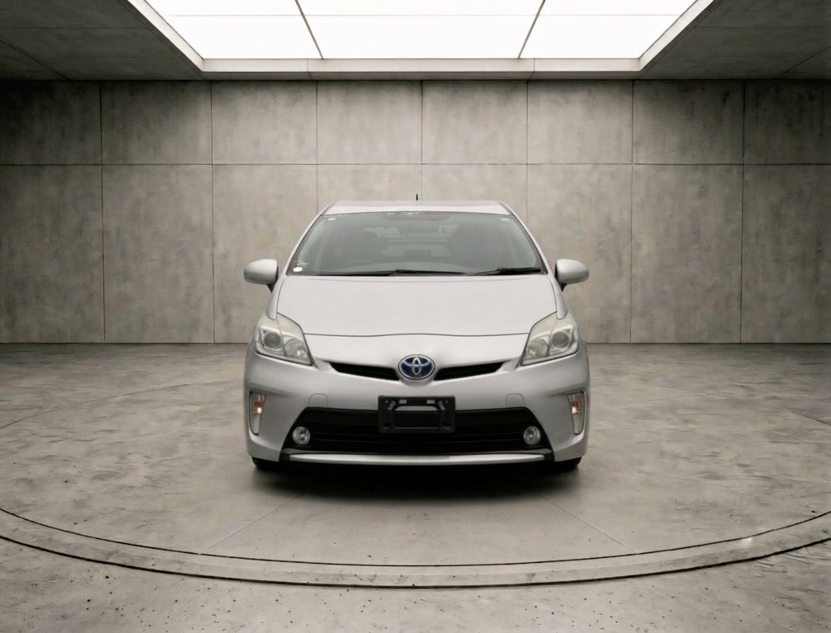 2013 Toyota Prius thumbnail