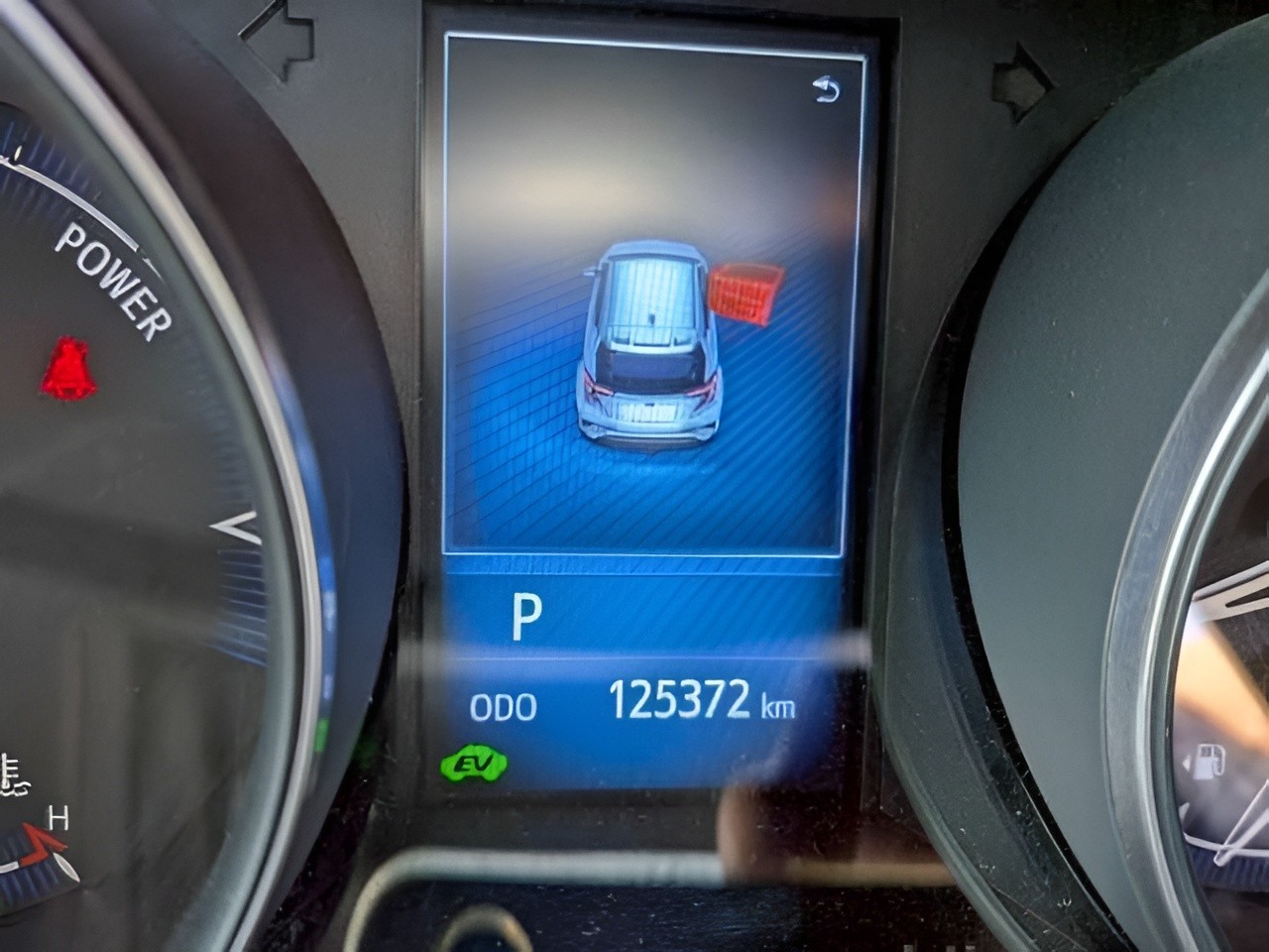 2017 Toyota C-HR thumbnail
