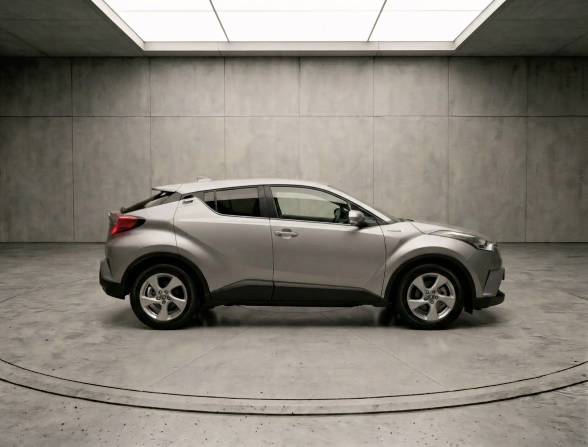 2017 Toyota C-HR thumbnail