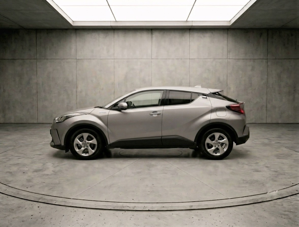 2017 Toyota C-HR thumbnail