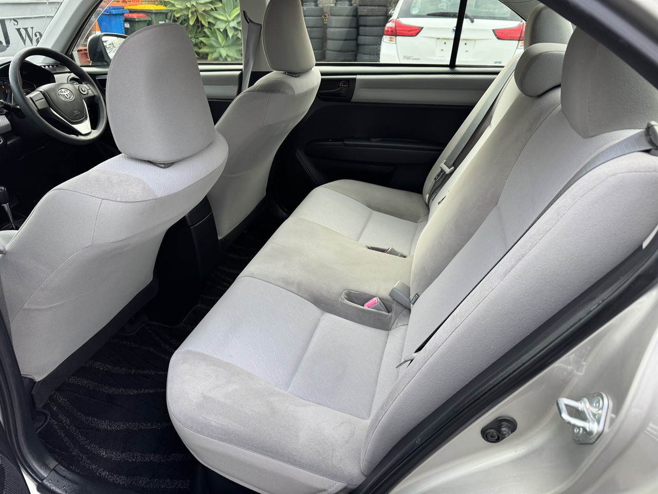 2014 Toyota Corolla thumbnail