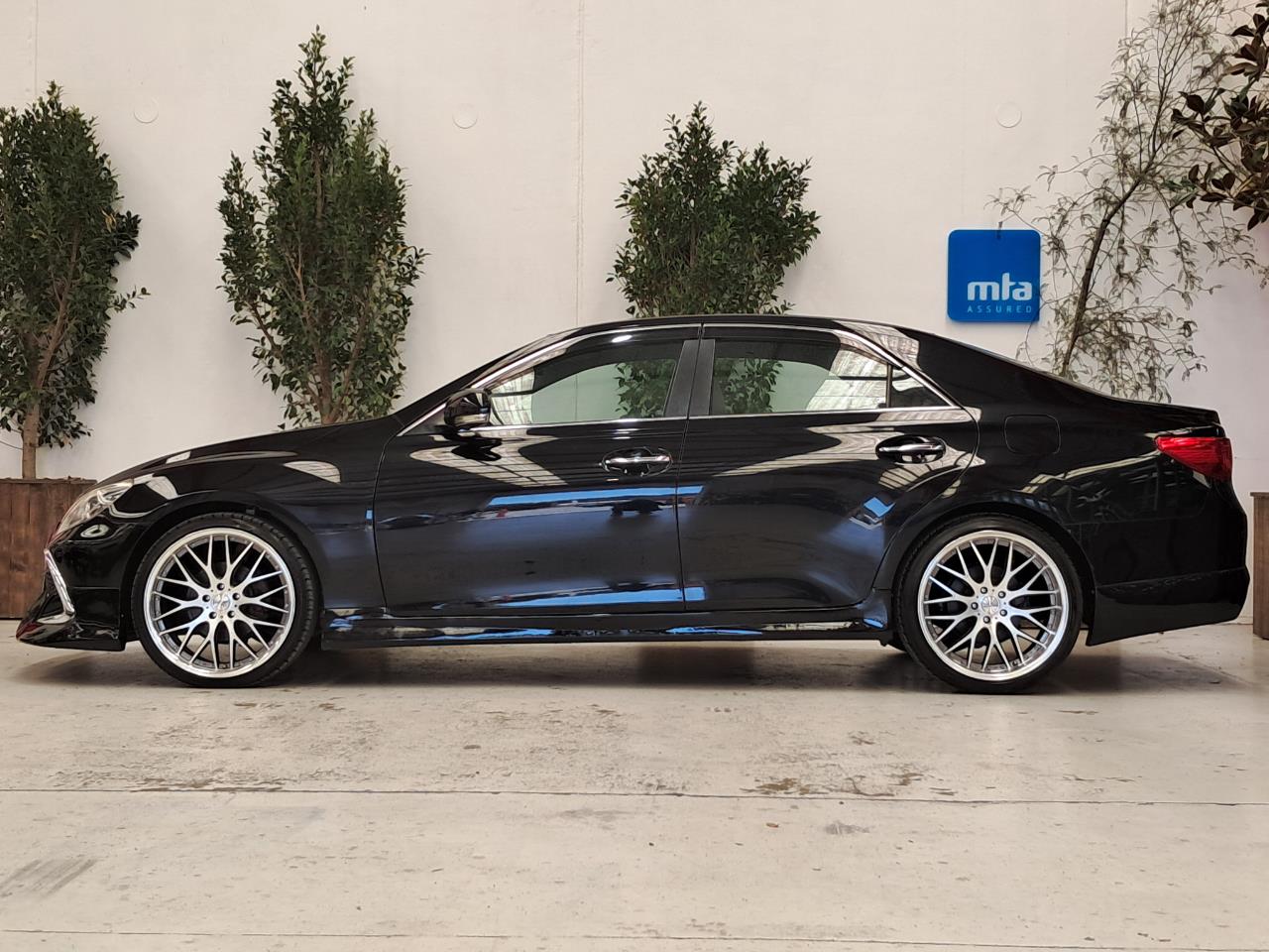 2009 Toyota Mark-X thumbnail