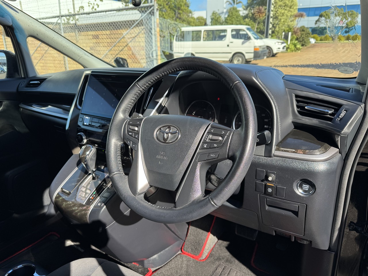 2017 Toyota Vellfire thumbnail