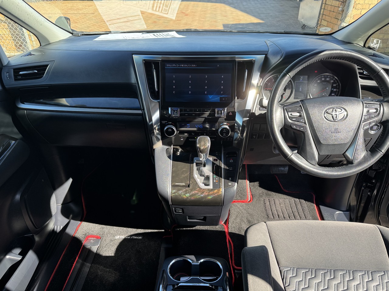2017 Toyota Vellfire thumbnail
