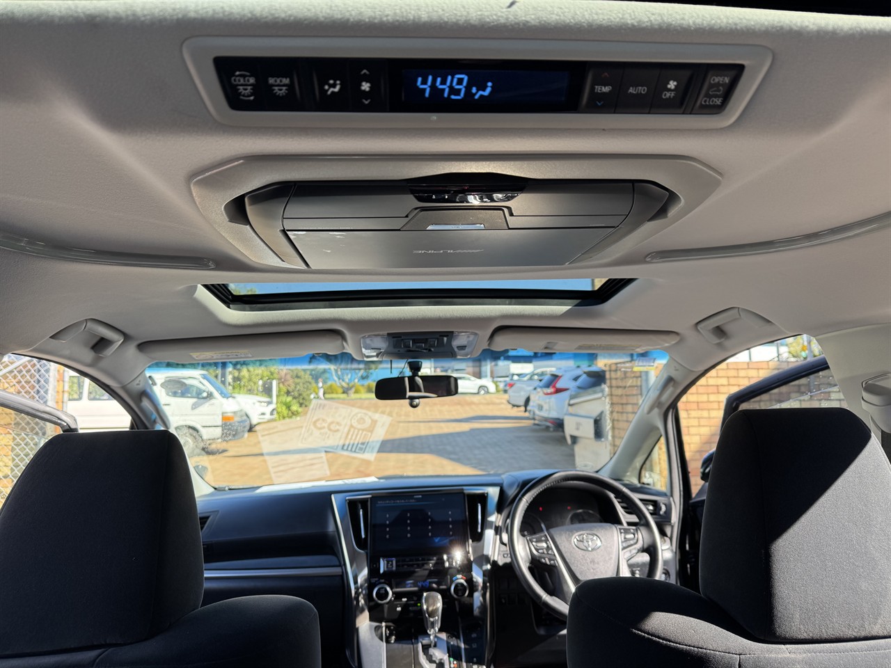2017 Toyota Vellfire thumbnail