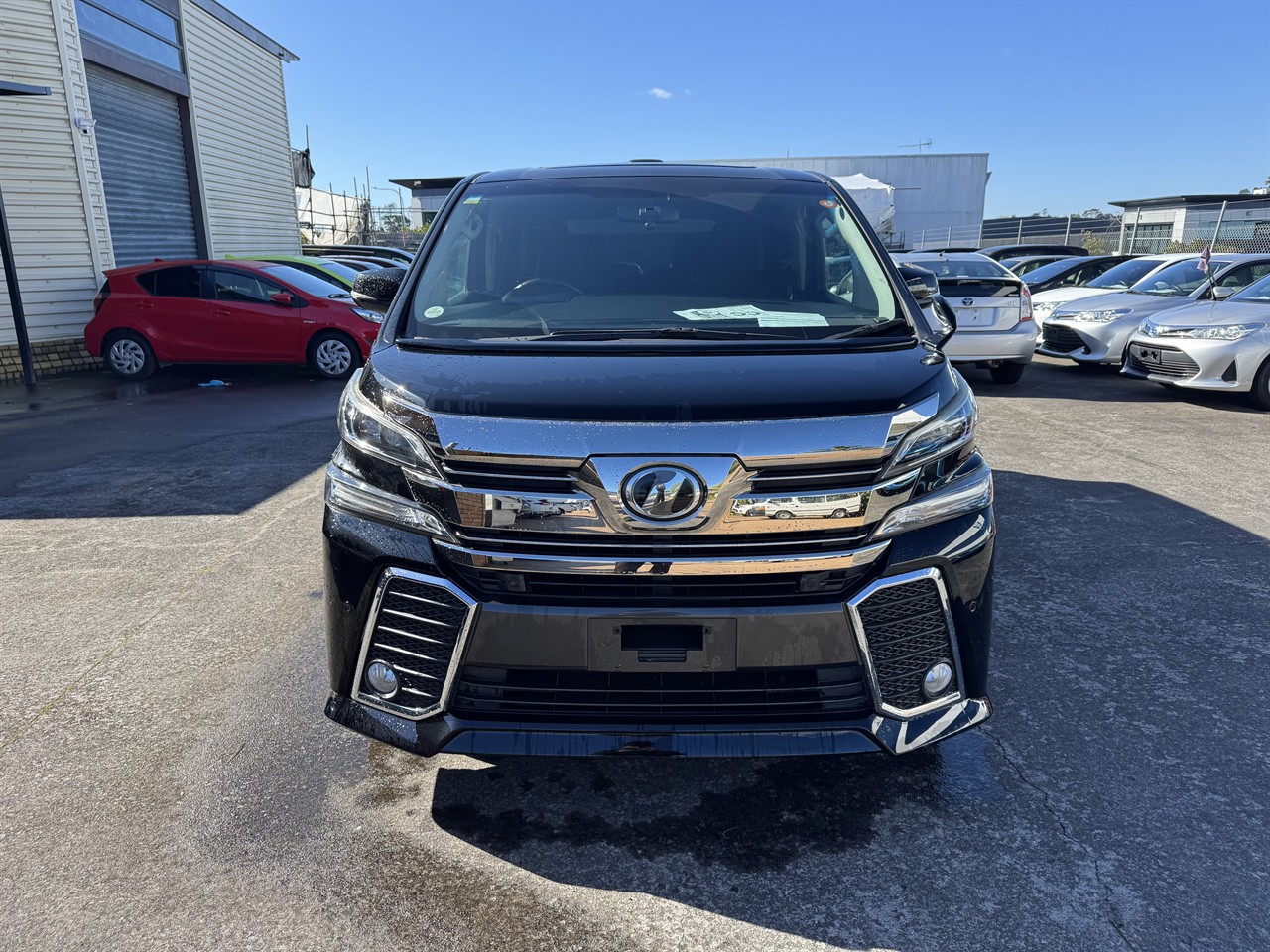 2017 Toyota Vellfire thumbnail