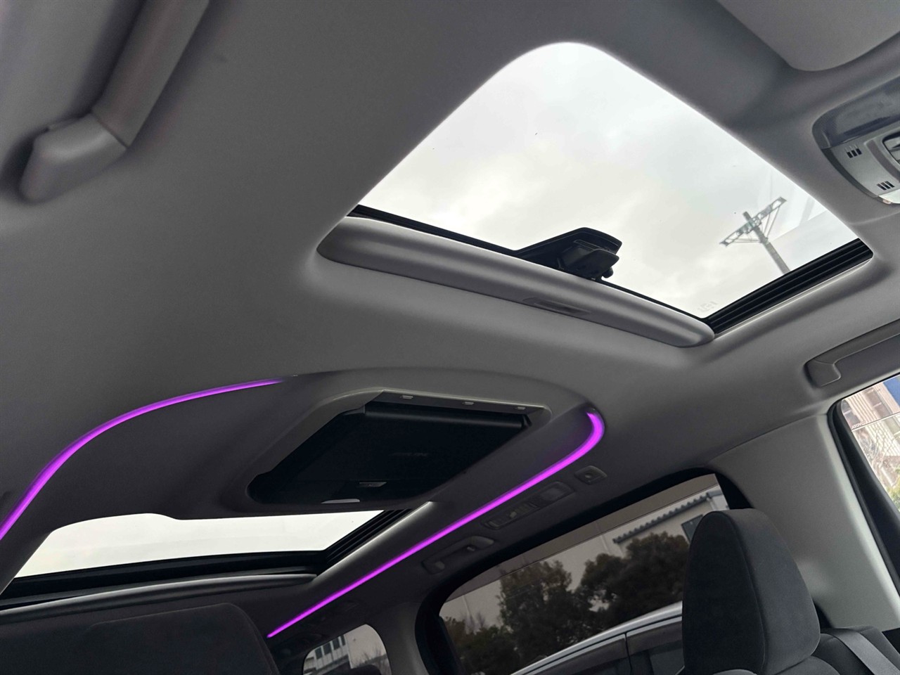 2017 Toyota Vellfire thumbnail