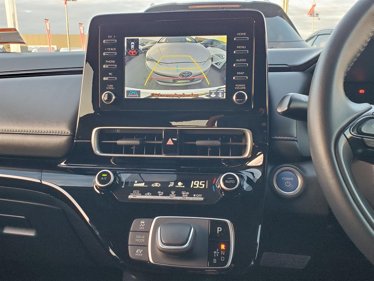 2021 Toyota Aqua thumbnail
