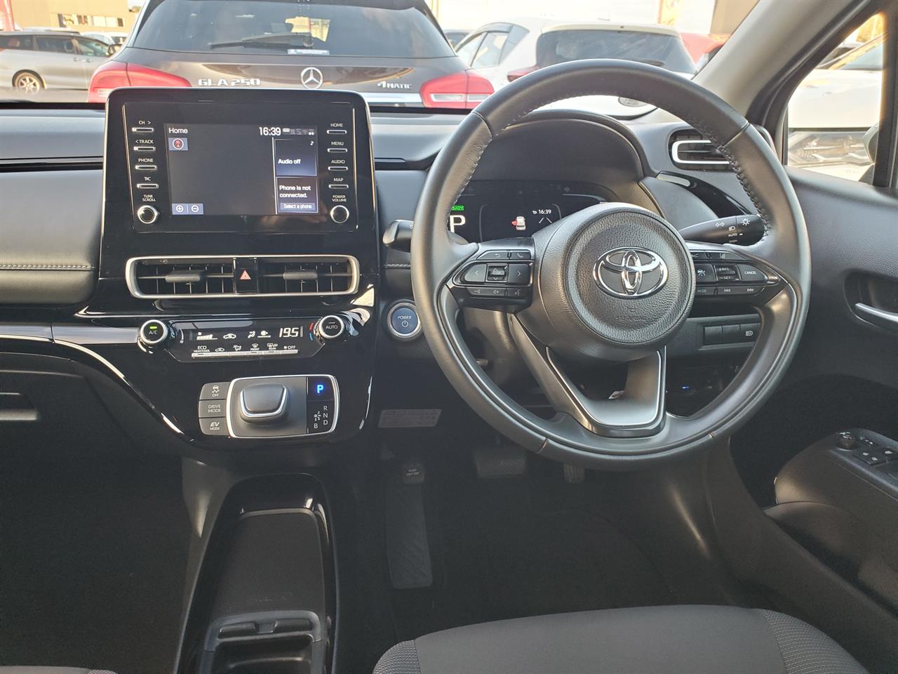 2021 Toyota Aqua thumbnail