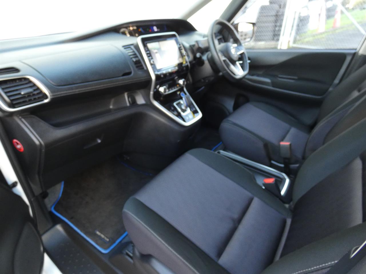 2019 Nissan SERENA thumbnail