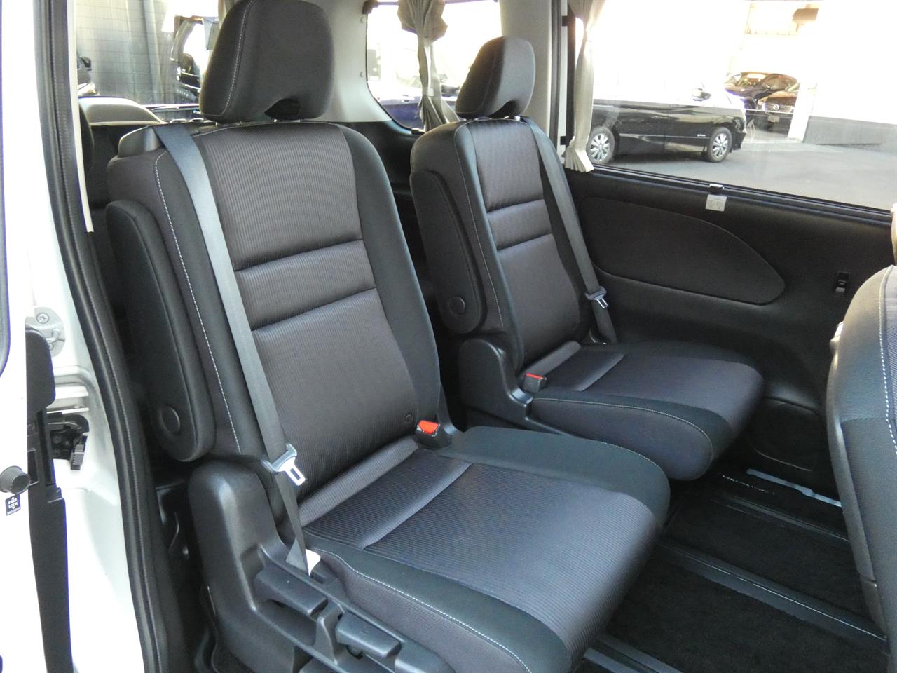2019 Nissan SERENA thumbnail