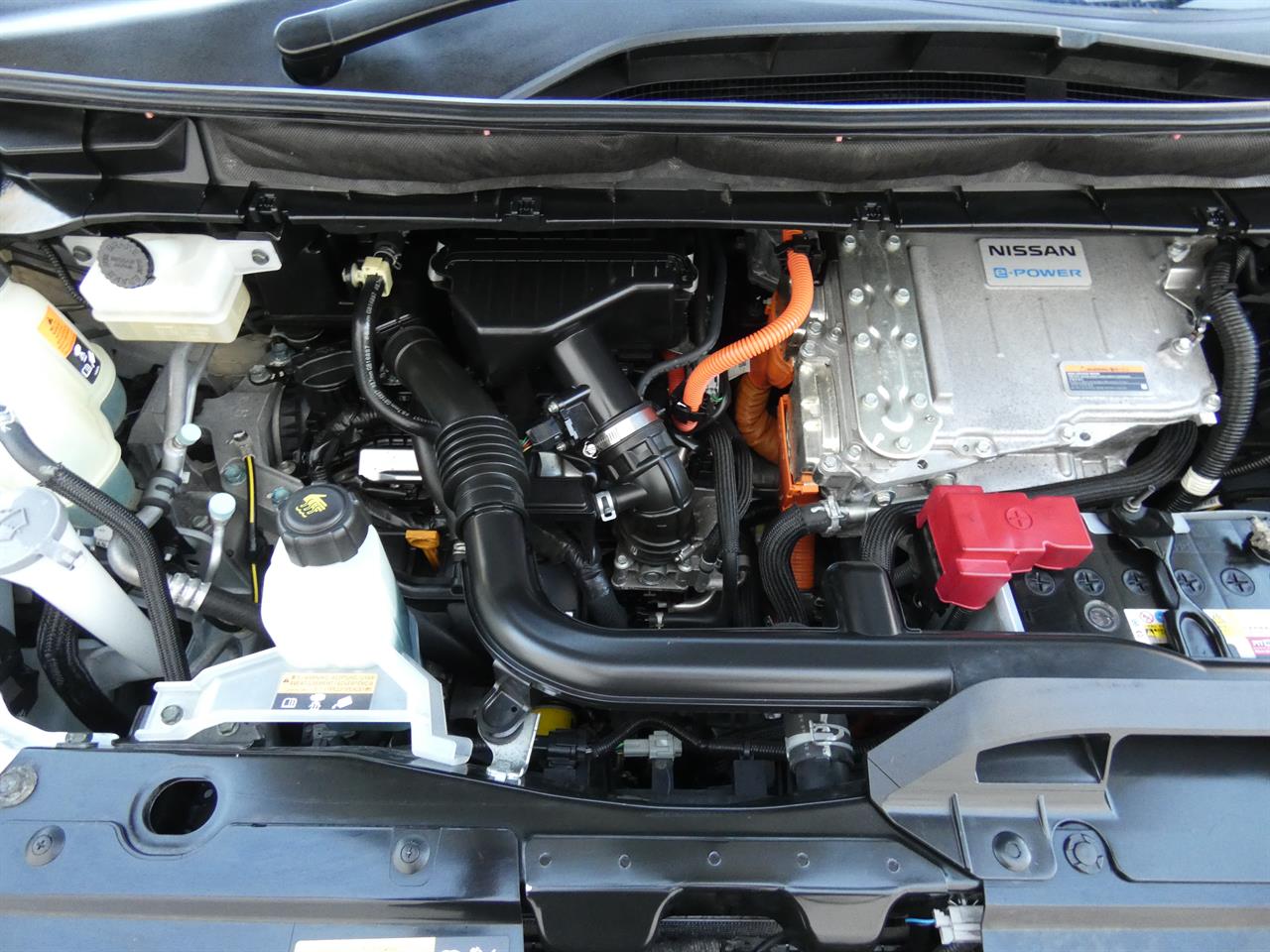 2019 Nissan SERENA thumbnail