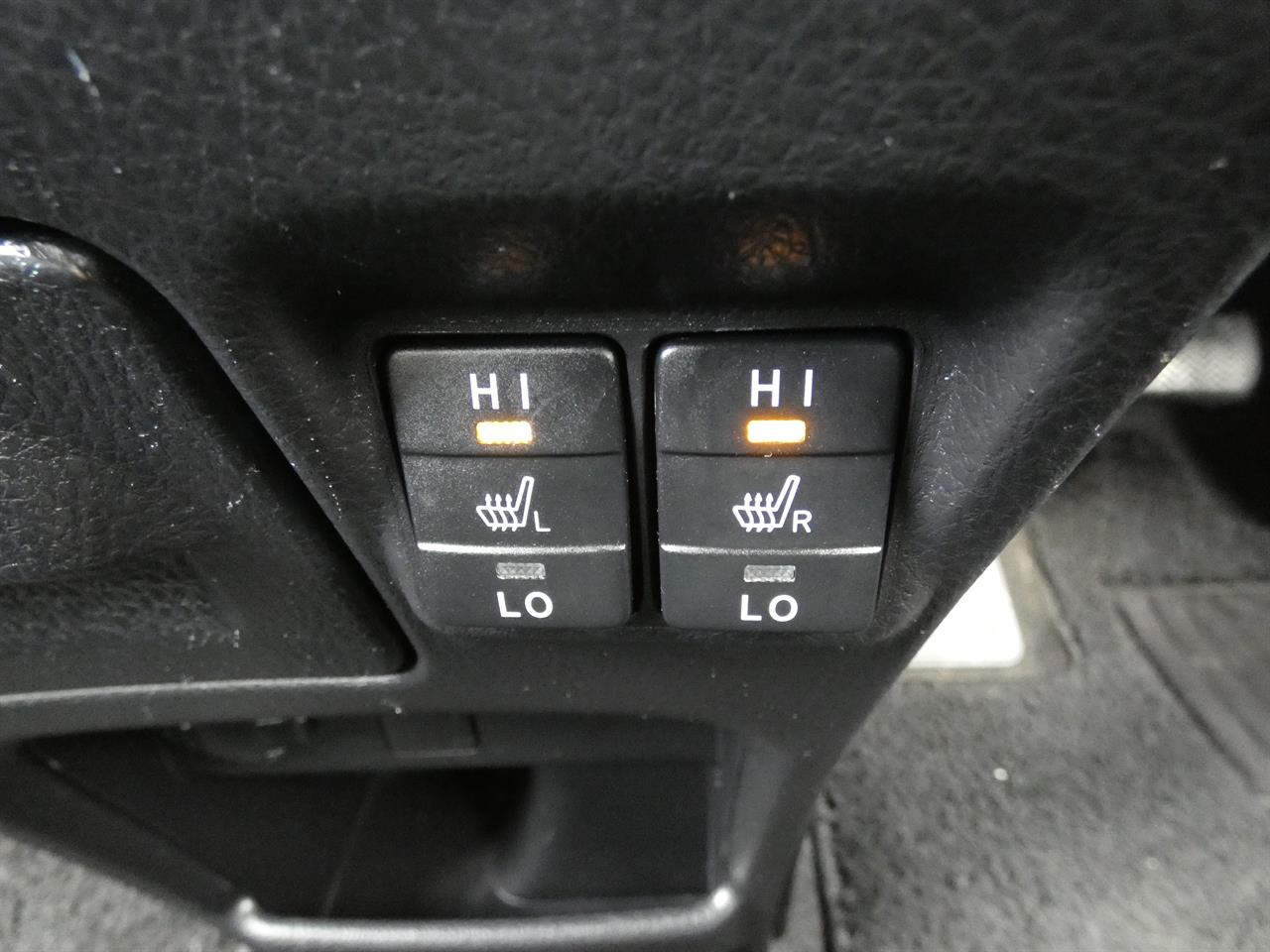 2015 Toyota Esquire thumbnail