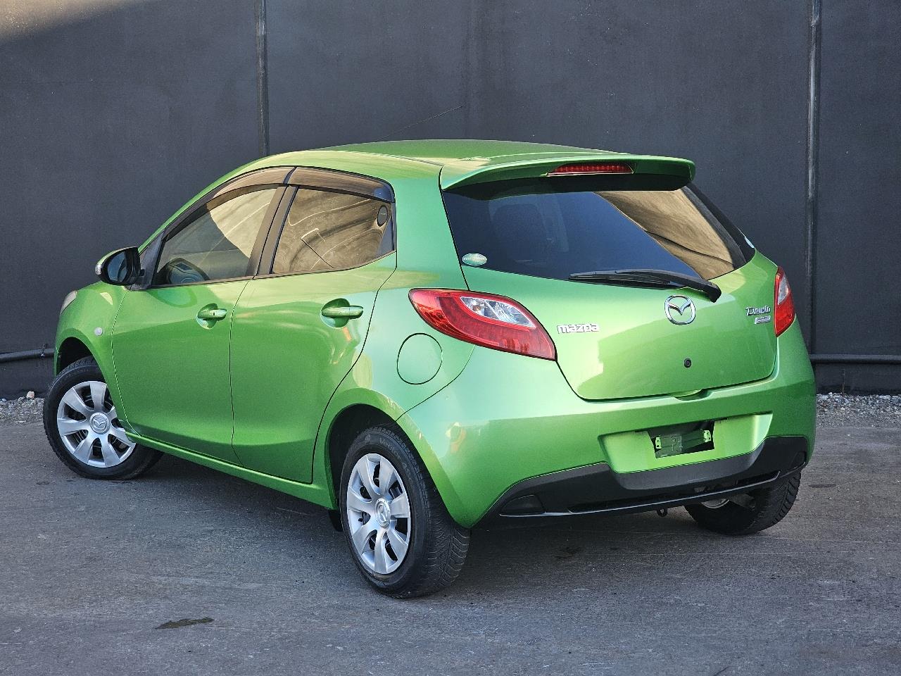 2013 Mazda Demio thumbnail