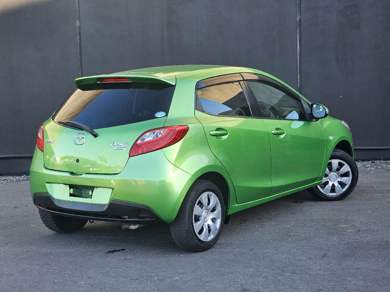 2013 Mazda Demio thumbnail