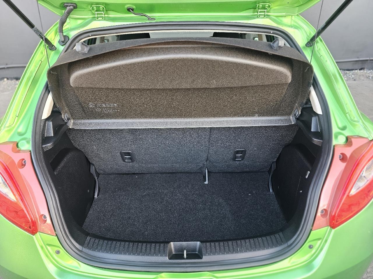 2013 Mazda Demio thumbnail