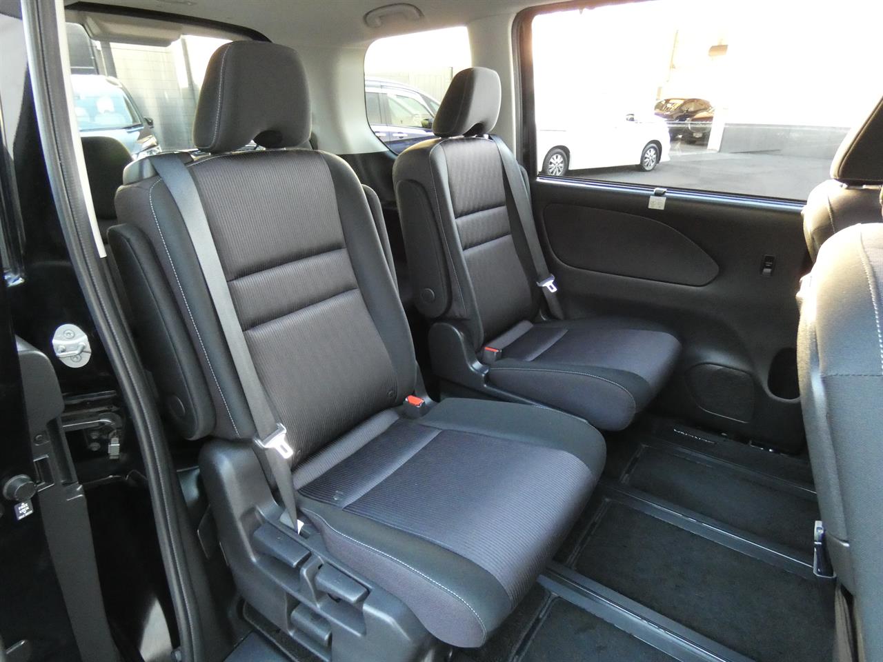 2019 Nissan SERENA thumbnail
