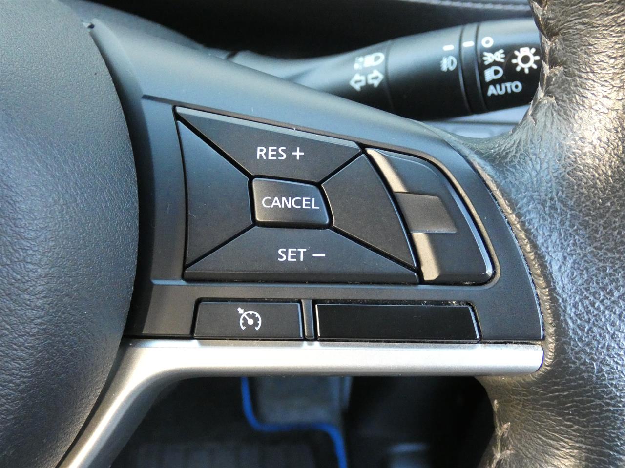 2019 Nissan SERENA thumbnail