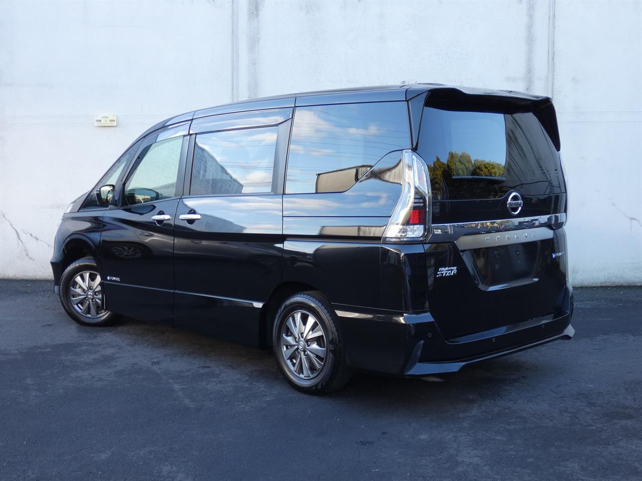 2019 Nissan SERENA thumbnail