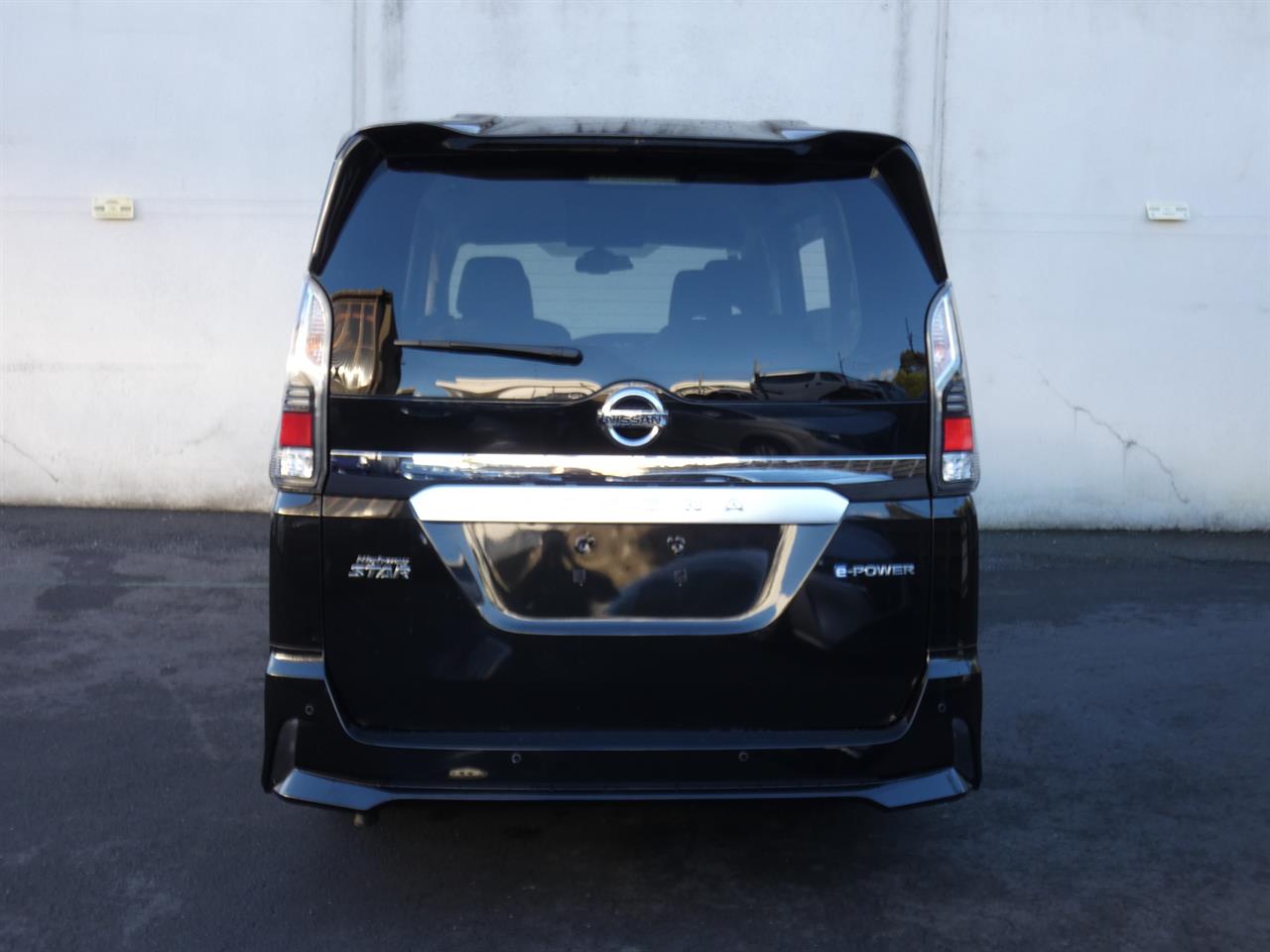 2019 Nissan SERENA thumbnail