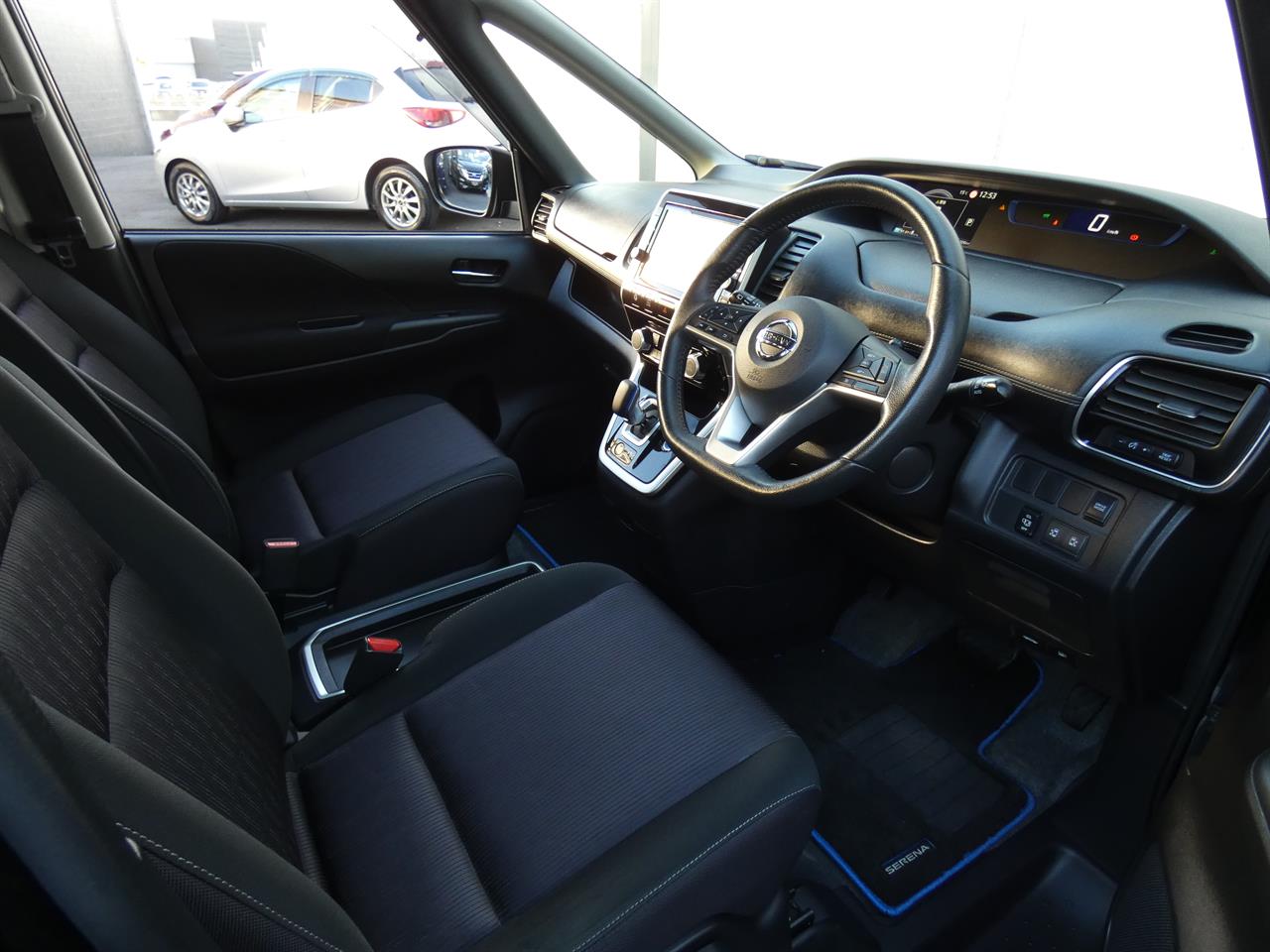 2019 Nissan SERENA thumbnail