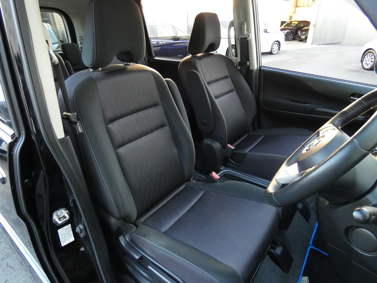 2019 Nissan SERENA thumbnail