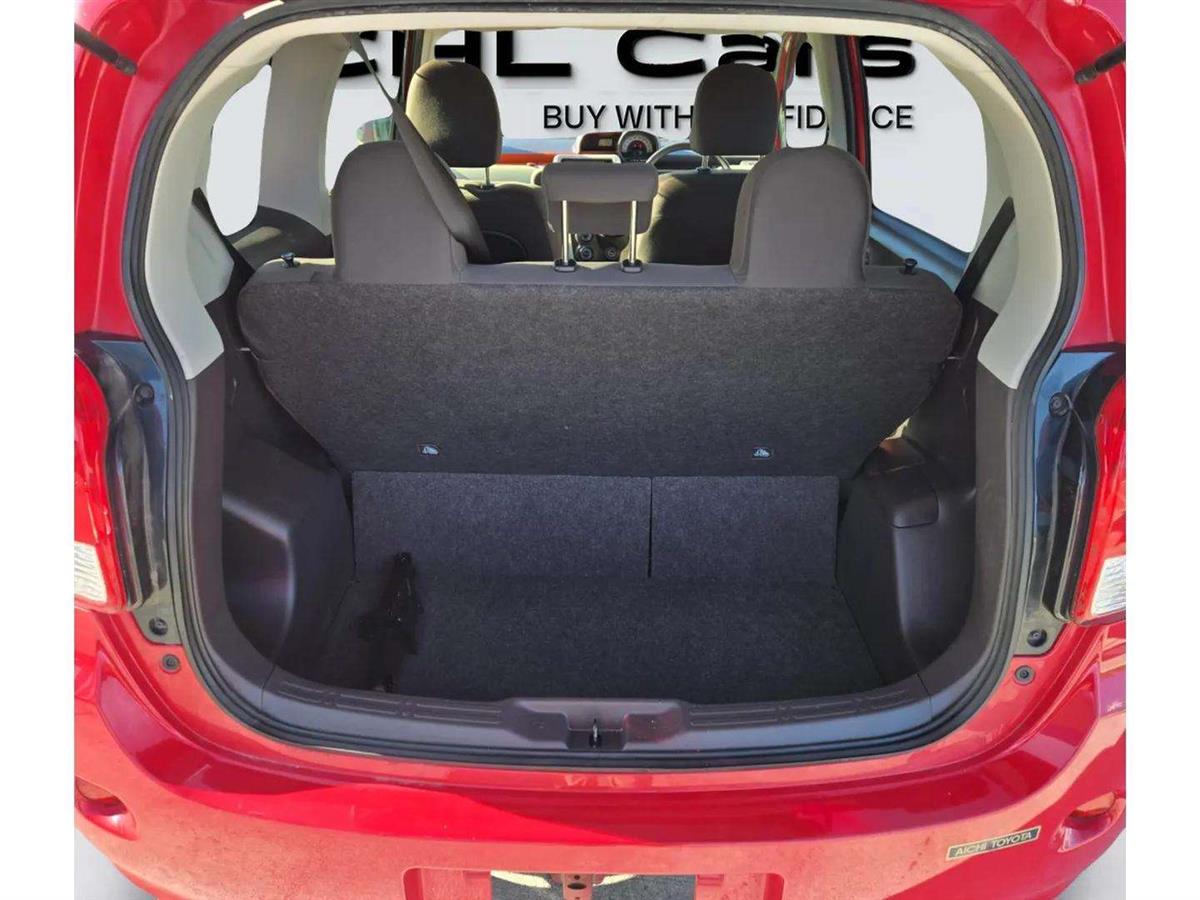 2014 Toyota Porte thumbnail