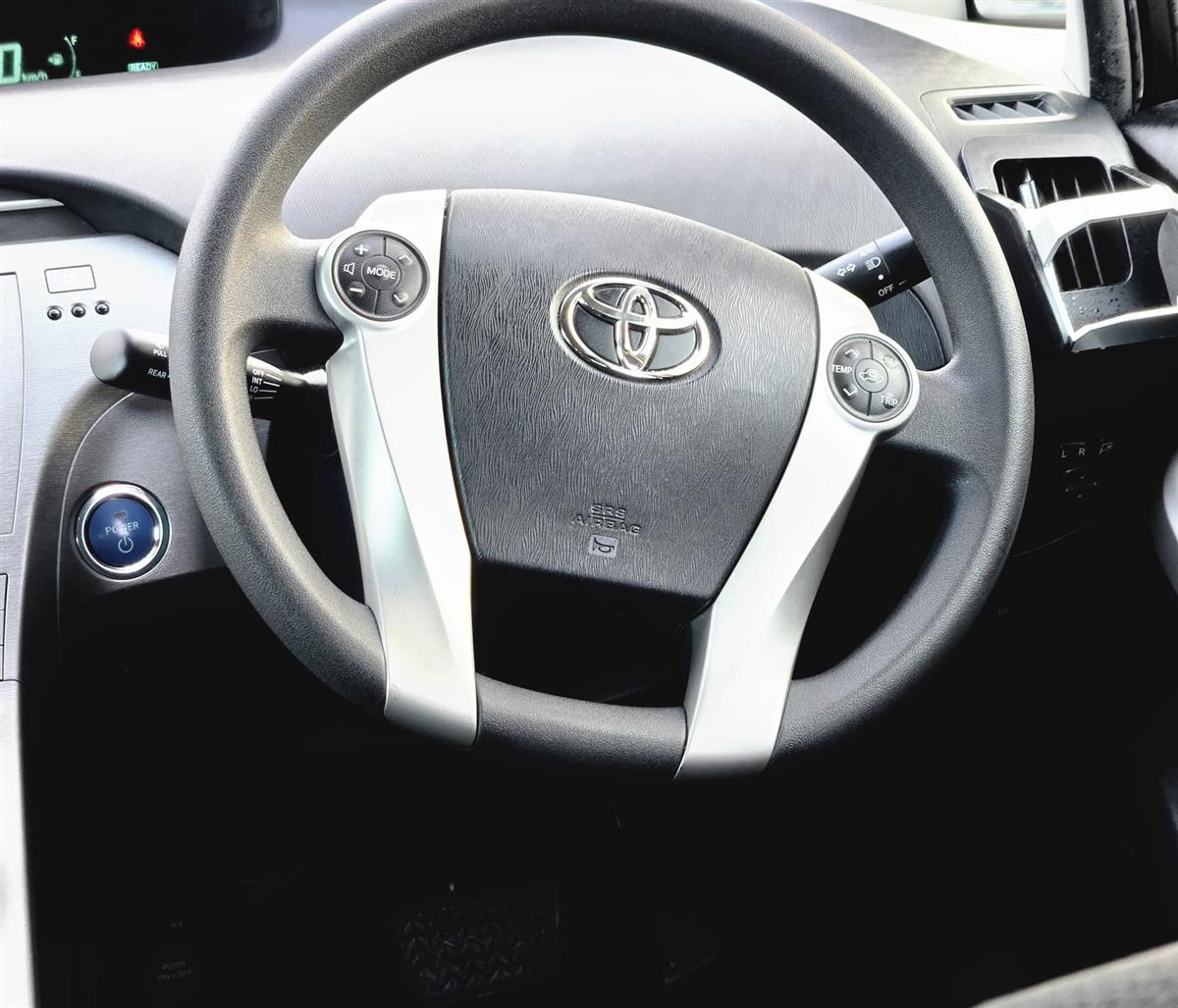 2014 Toyota Prius thumbnail