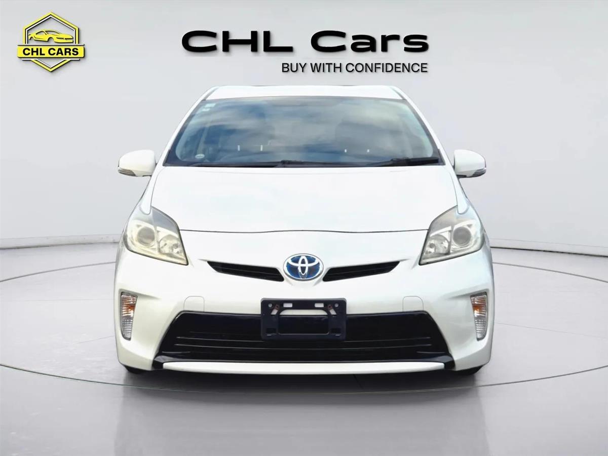 2014 Toyota Prius thumbnail