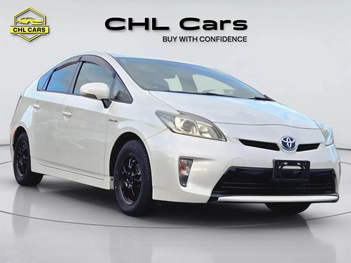 2014 Toyota Prius thumbnail