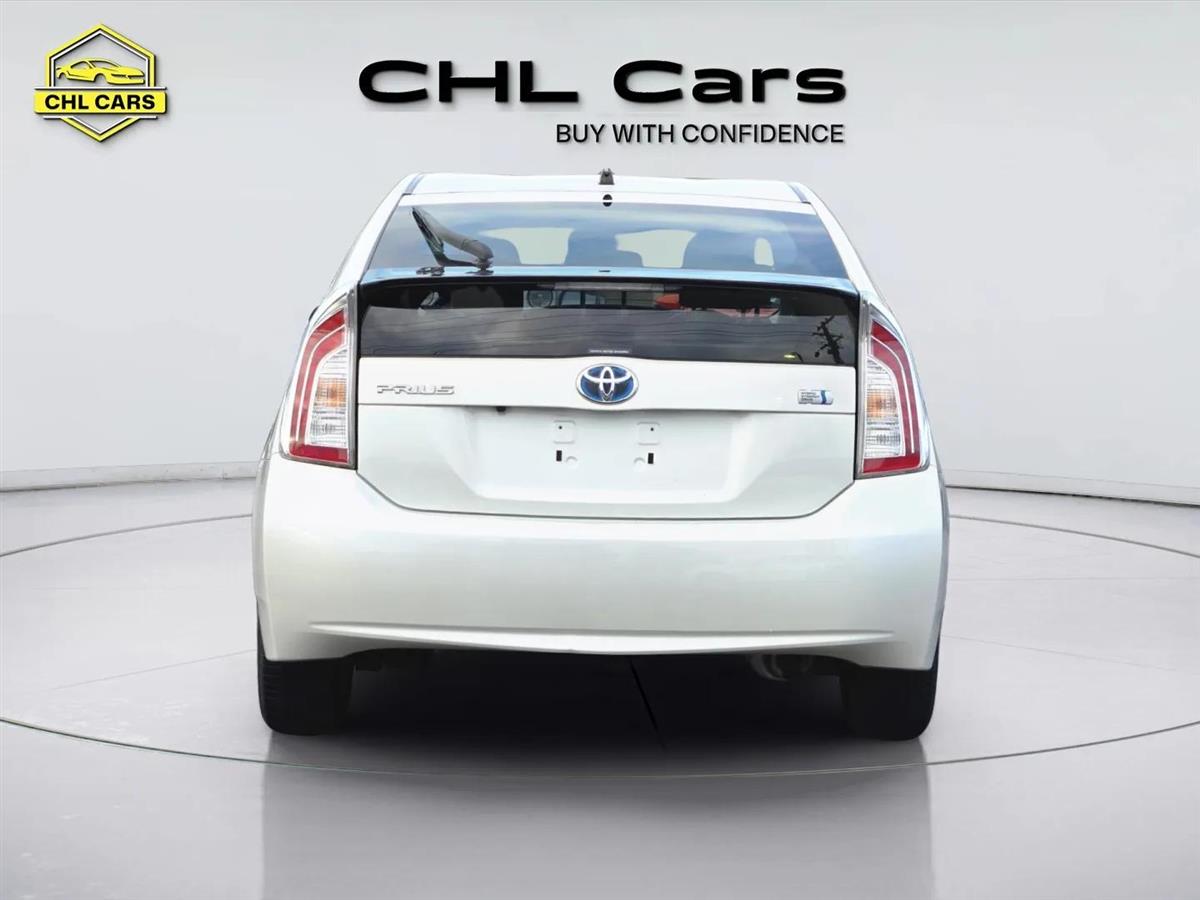 2014 Toyota Prius thumbnail