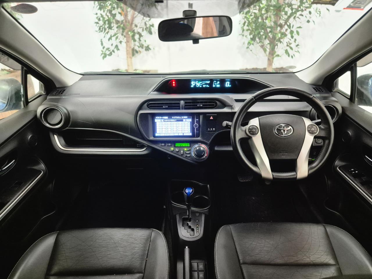 2014 Toyota Aqua thumbnail