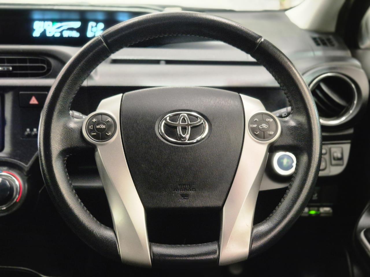 2014 Toyota Aqua thumbnail