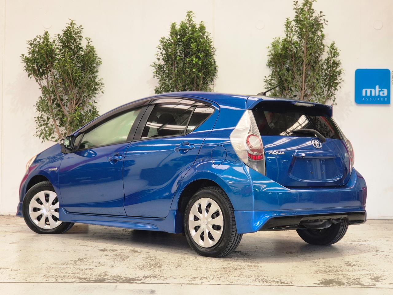 2014 Toyota Aqua thumbnail