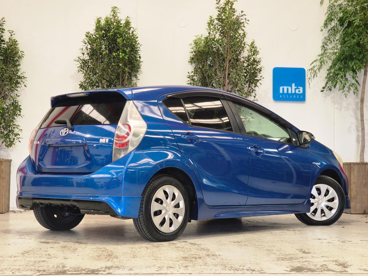 2014 Toyota Aqua thumbnail