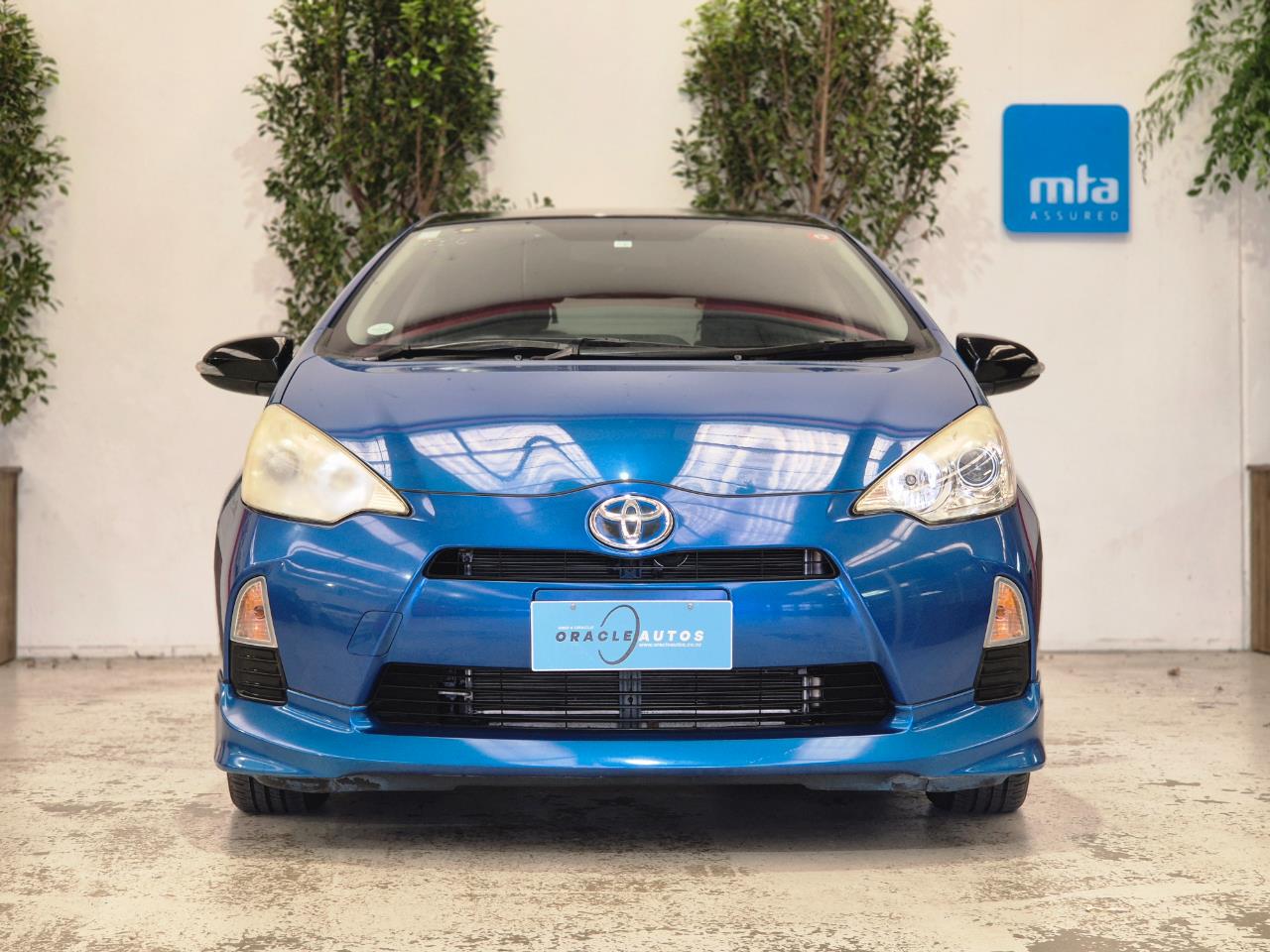 2014 Toyota Aqua thumbnail