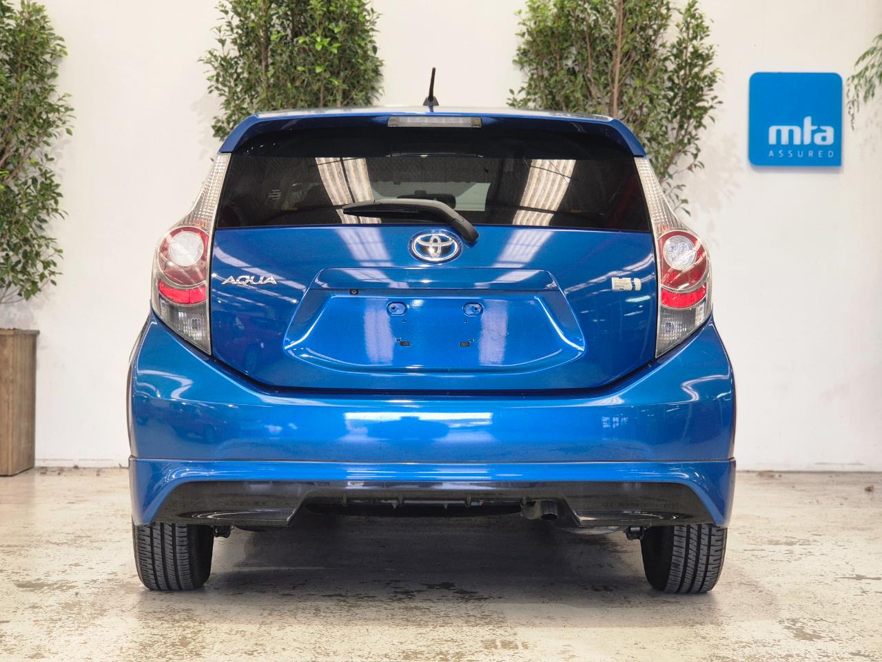 2014 Toyota Aqua thumbnail