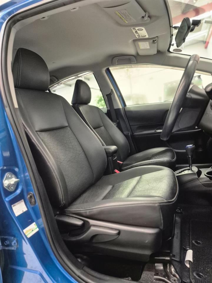 2014 Toyota Aqua thumbnail