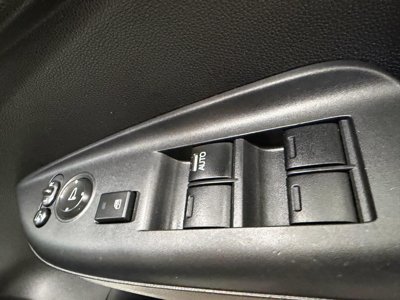 2014 Honda FIT thumbnail