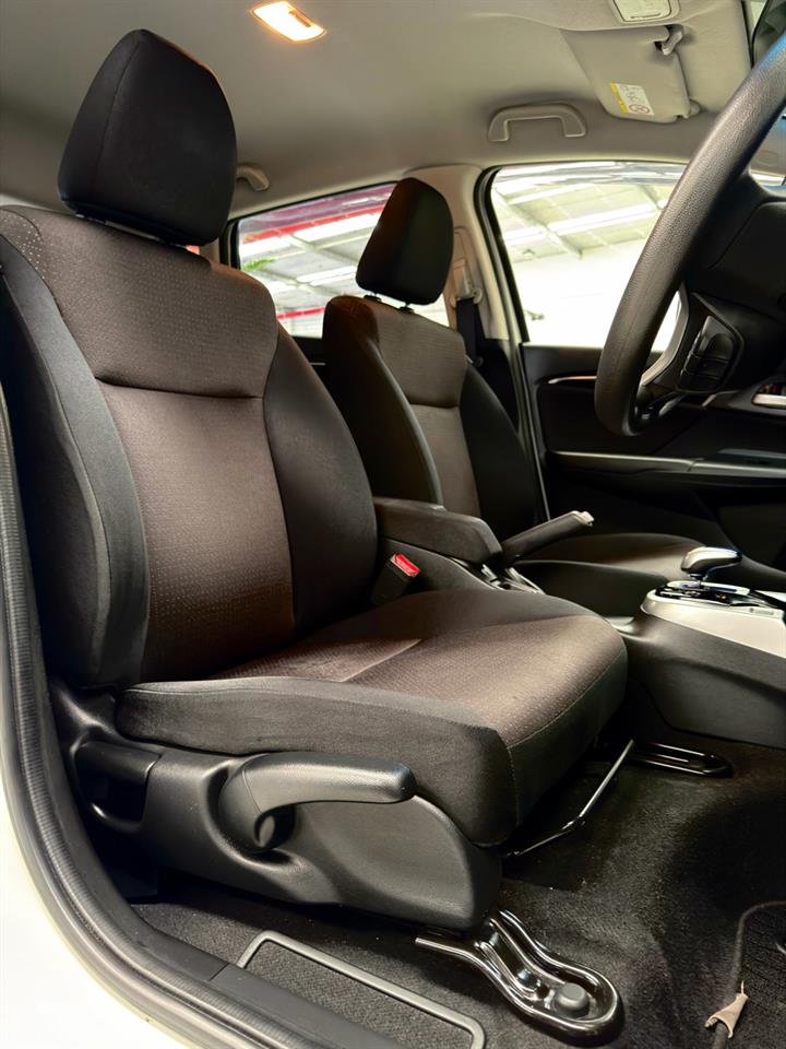 2014 Honda FIT thumbnail