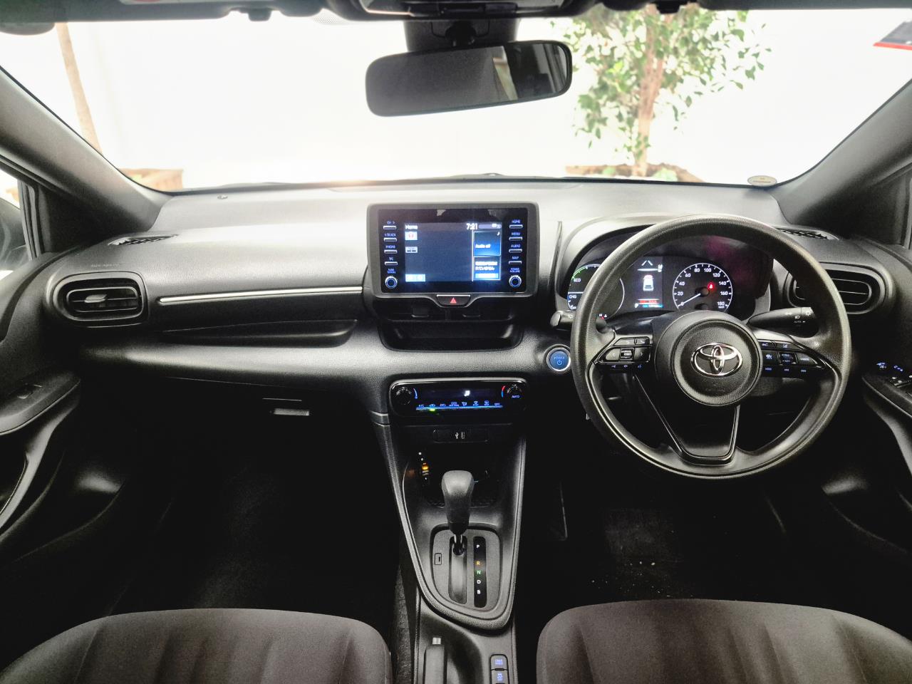 2022 Toyota Yaris thumbnail