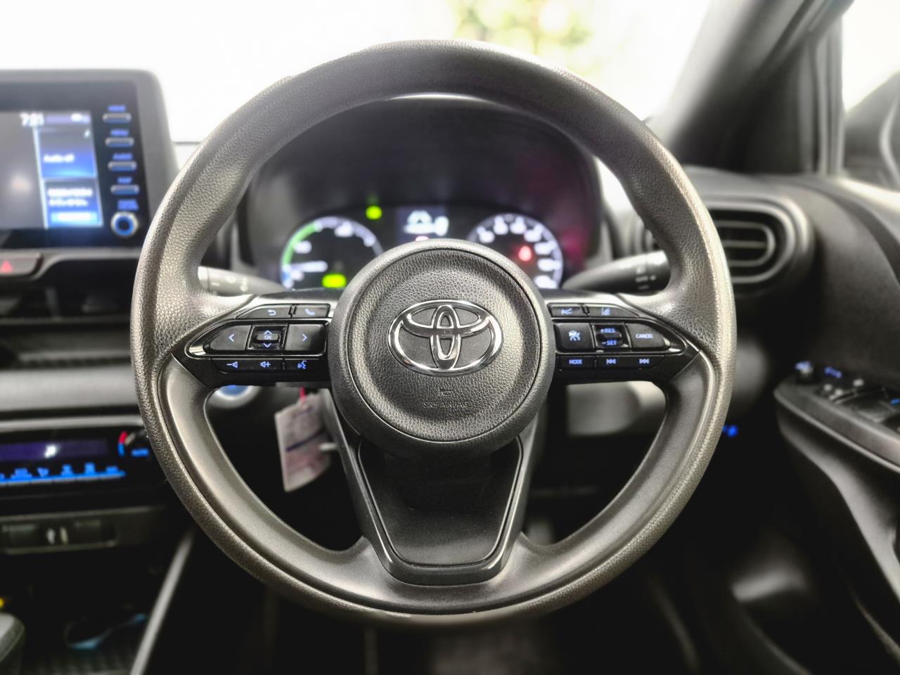 2022 Toyota Yaris thumbnail
