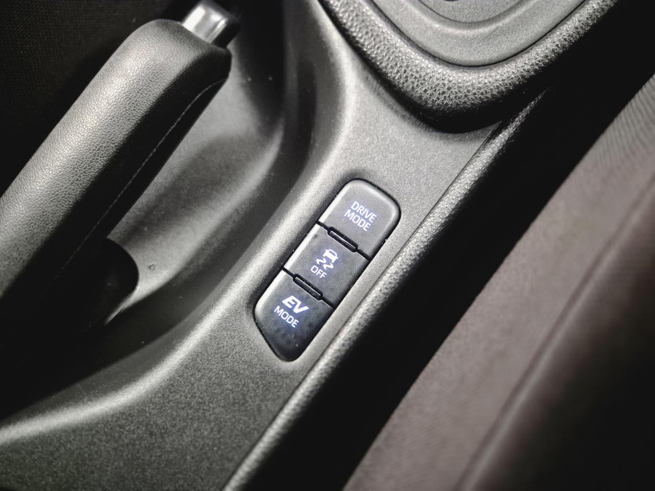 2022 Toyota Yaris thumbnail