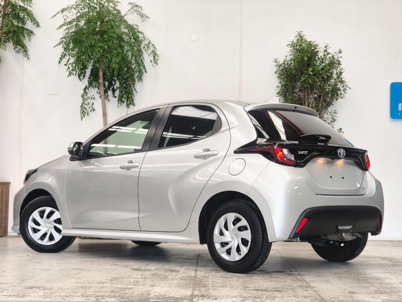 2022 Toyota Yaris thumbnail