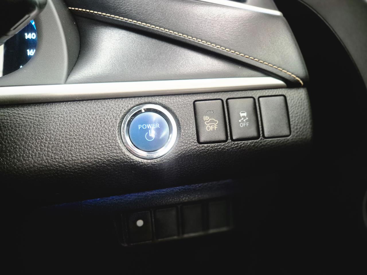 2014 Toyota HARRIER thumbnail